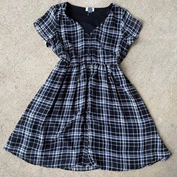 Current Mood Women's Black and White Dress - Picture 1 of 2